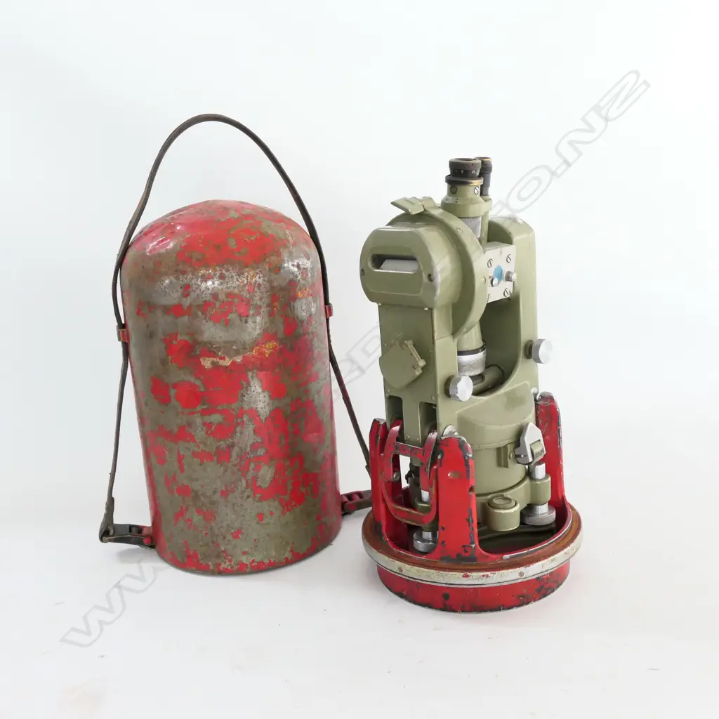 WILD, HEERBRUG, SWITZERLAND THEODOLITE, WITH RED PAINTED METAL CASE & ORANGE PAINTED TRIPOD Image 1++
